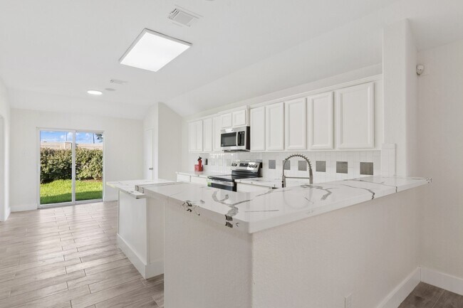 Foto del edificio - 17910 Royal Gate Ln