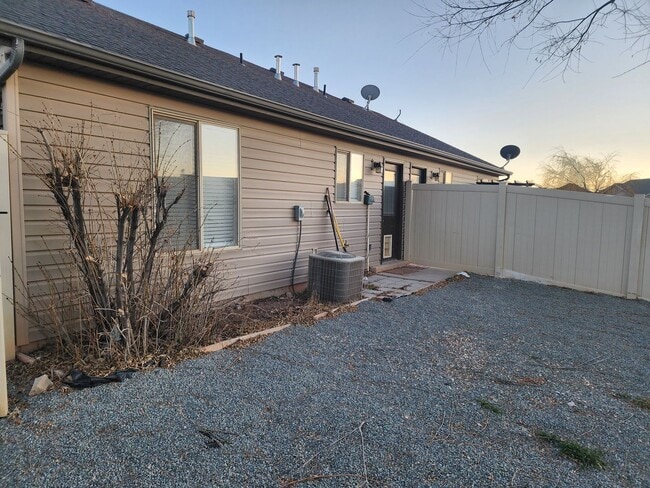 Building Photo - 1600 North Access Road