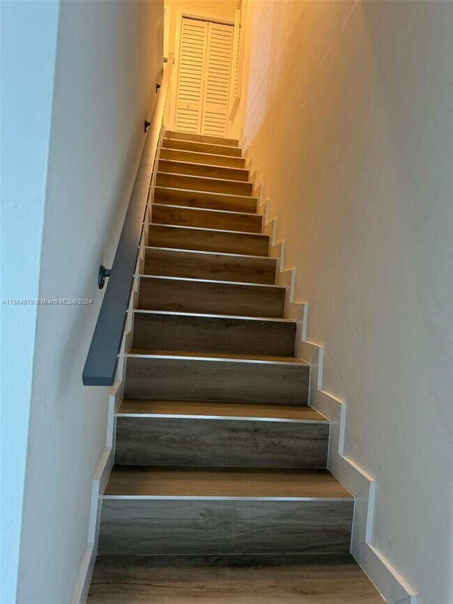 Building Photo - 3826 SW 87th Pl