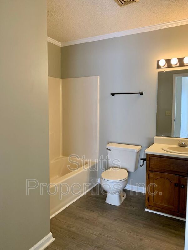 3450 Cloverdale Rd Unit 2, Florence, AL 35633 Condo for Rent in