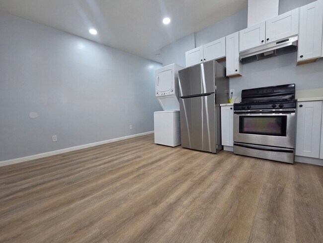 Foto del edificio - 1715 W 64th St