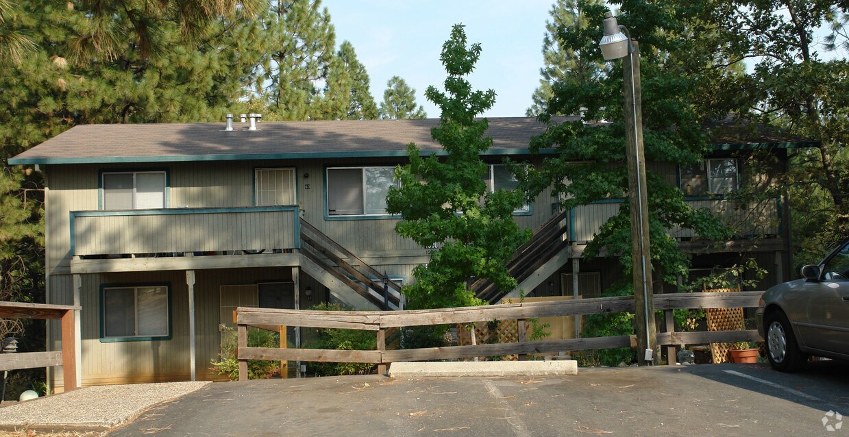 1000 Apartments in Colfax, CA