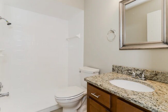 Foto del edificio - 476 Forest Park Rd