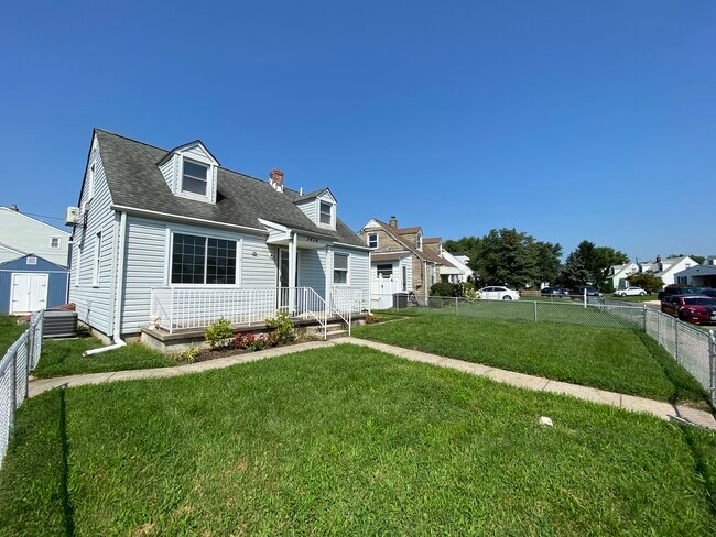 Building Photo - 3434 Court Way