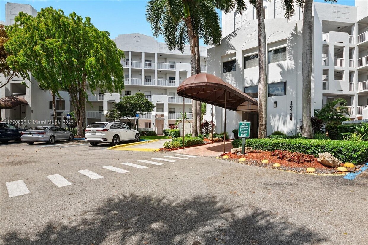 Foto principal - 10730 NW 66th St