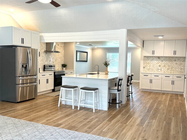Foto del edificio - 603 Springwood Dr
