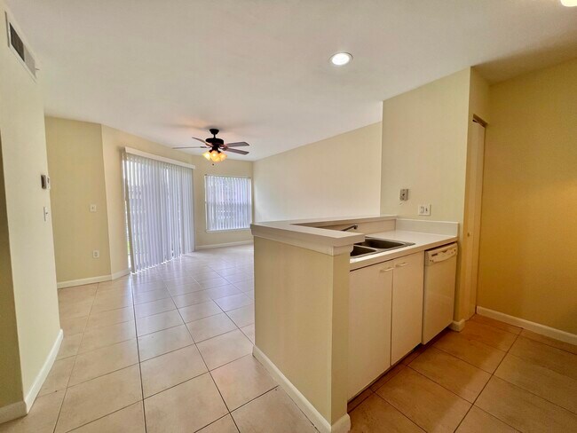 Building Photo - 4847 Via Palm Lakes