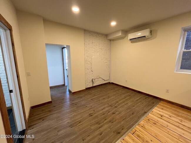 Foto del edificio - 257 3rd St