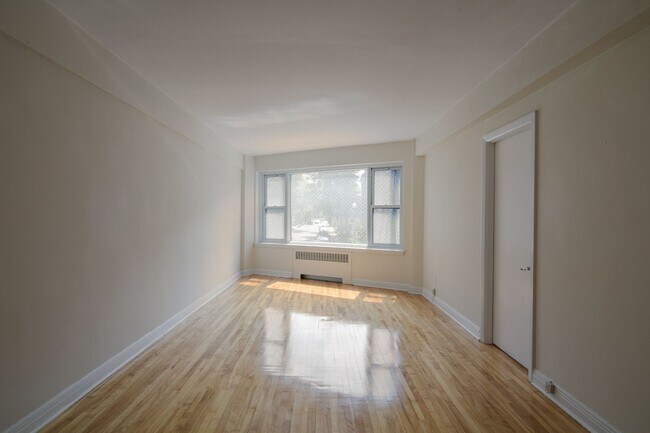 Photo du bâtiment - 10 Av. Rosemount