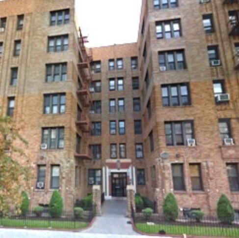 Primary Photo - 2210 Ditmas Ave