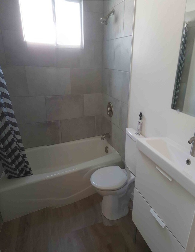 Foto del edificio - 6325 Portola Rd