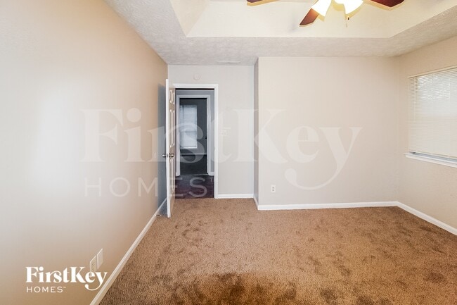 Building Photo - 6206 Amberly Rd