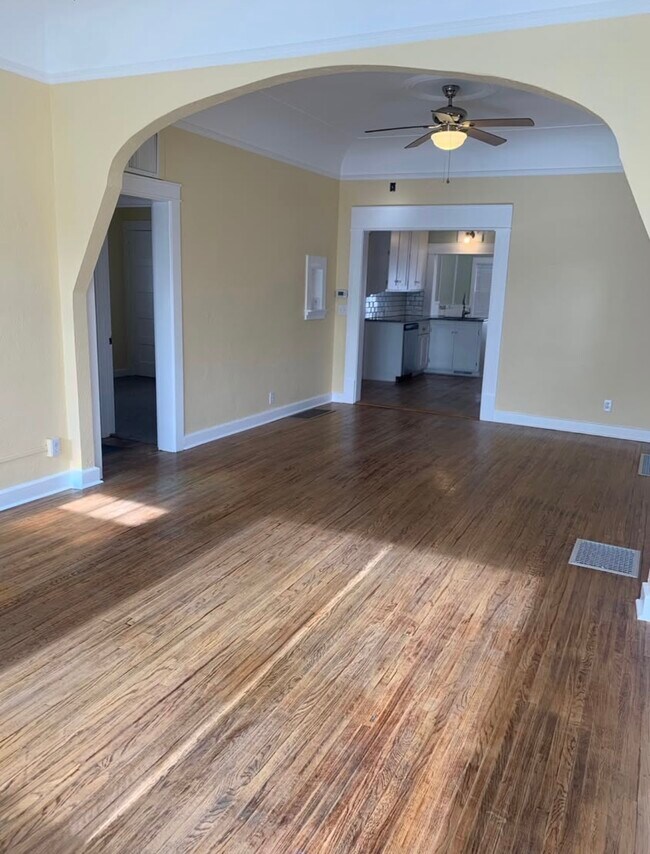 Foto del edificio - 212 Teller Ave