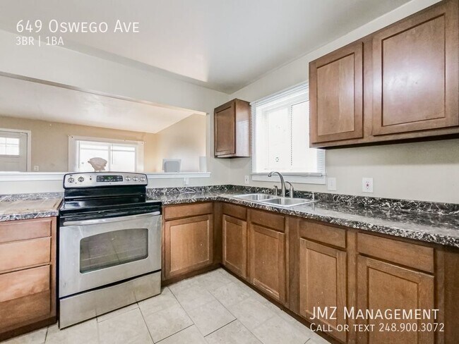 Photo - 649 Oswego Ave House