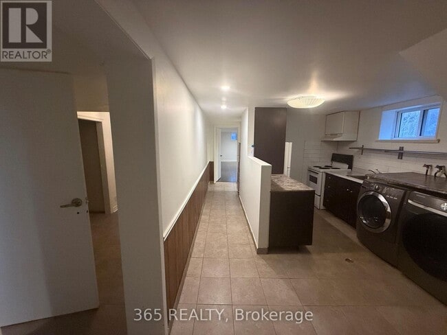 Building Photo - 202 Renforth Dr