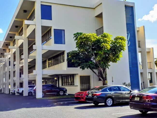 Building Photo - 639 E Ocean Ave