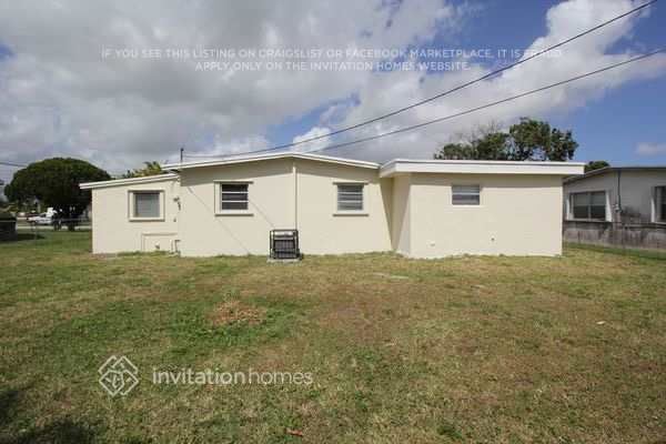 Building Photo - 3360 NW 6th St