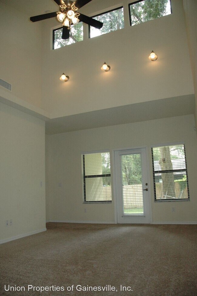Building Photo - 2 br, 2 bath Apartment - 4125 SW 31st Drive