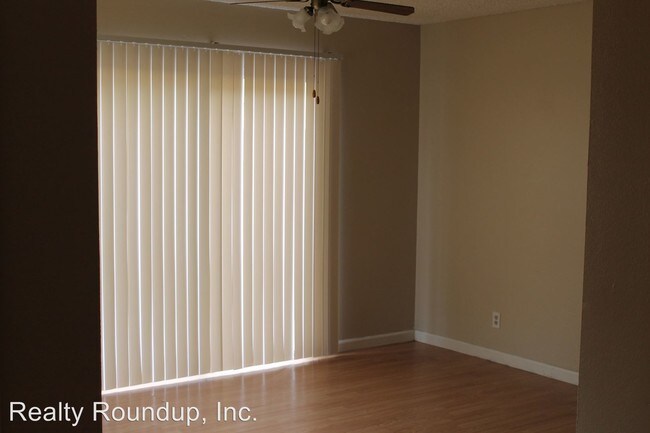 Building Photo - 2756 Burlington Pl