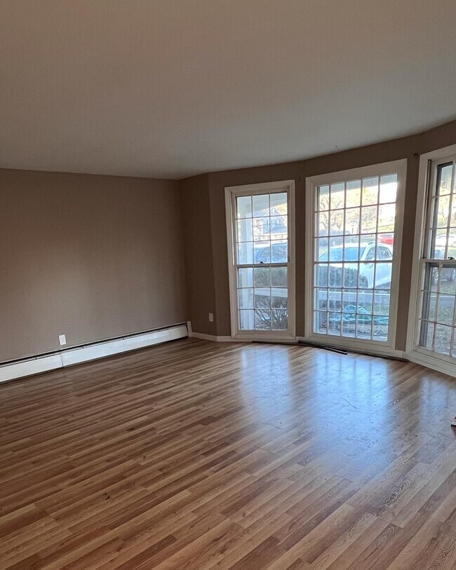 Building Photo - 34 Stuyvesant Rd