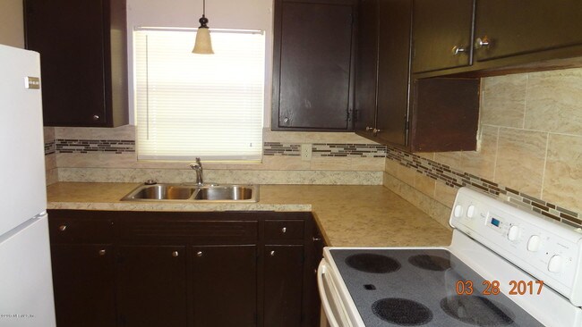 Foto del edificio - 3954 Cobalt Ave E