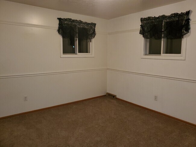 Foto del edificio - 8217 Greenlawn Ave