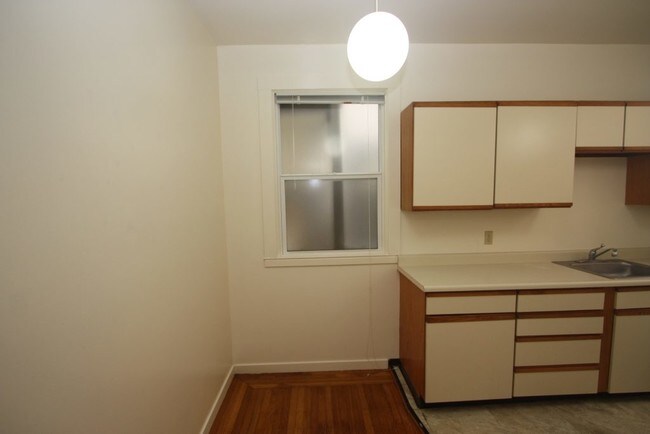 Foto del edificio - Bright Studio Apt in Prime Location