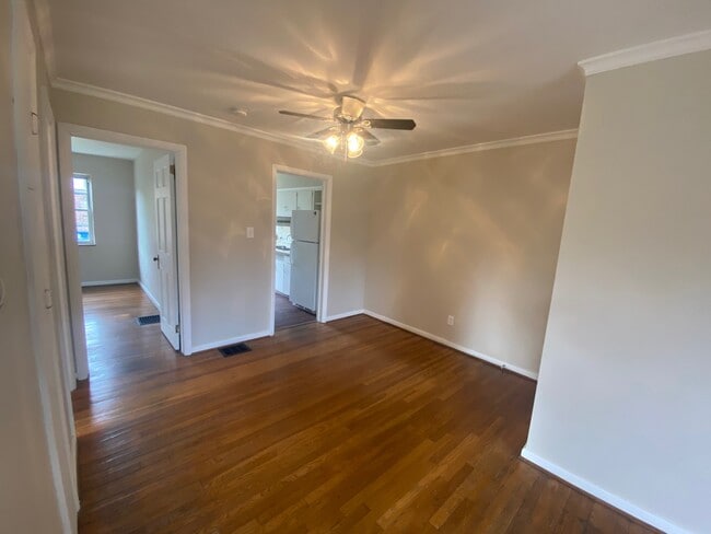 Building Photo - 825 Kenwick Rd
