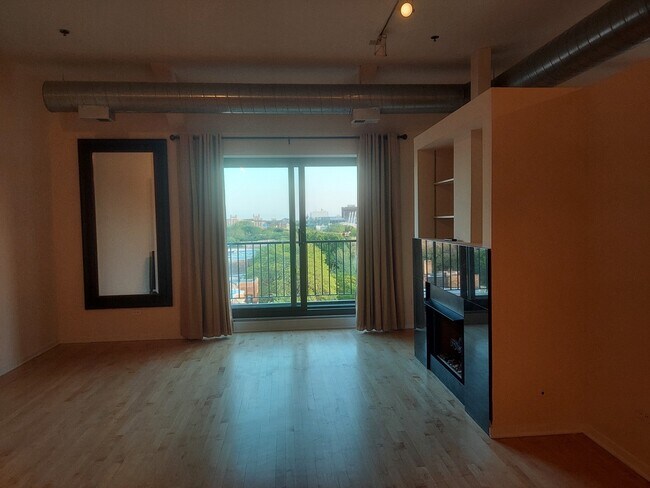 Foto del edificio - 1000 E 53rd St