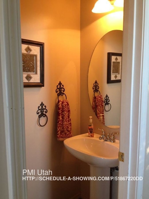 Primary Photo - 14139 S Radial Ln