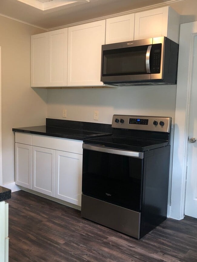 Building Photo - Historic Sanford Second Floor 1BR/1BA Apar...