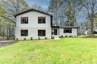 Building Photo - 1450 Cedarhurst Dr