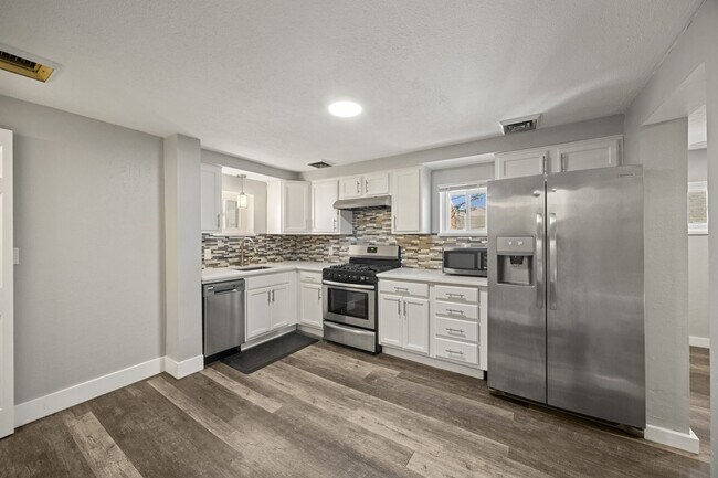 Foto del edificio - 3825 Liberty Ave