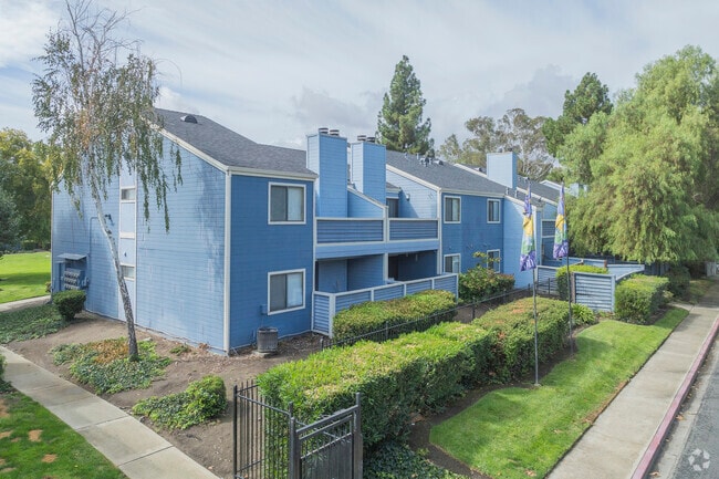 Alternate Exterior - Mosaic Apartments
