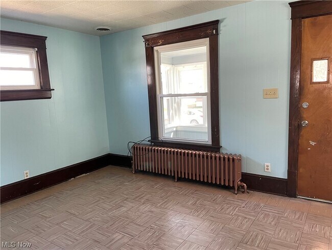 Building Photo - 539 Thelma Ave