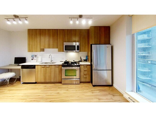 Photo du bâtiment - 12xx 13325 102A AVENUE