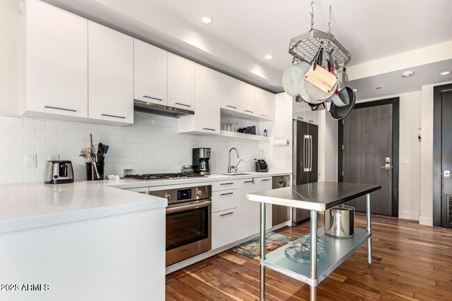 Foto del edificio - 4422 N 75th St