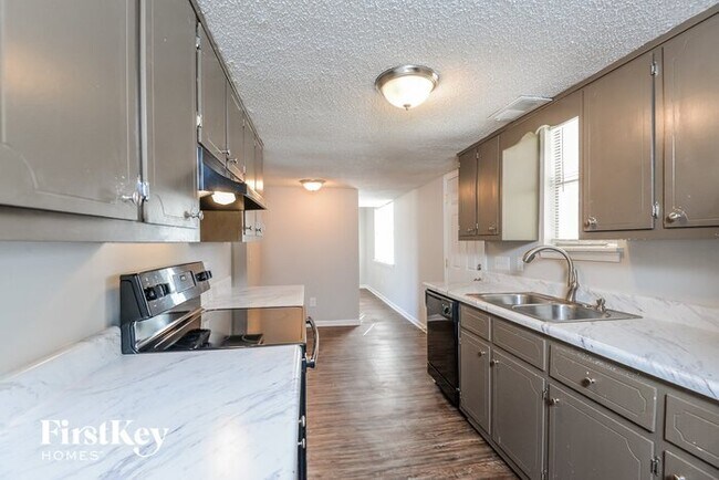 Building Photo - 2552 Janice Cir NE