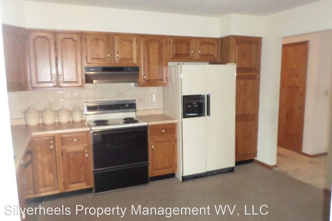Building Photo - 4 br, 3 bath House - 206 East 4th Street