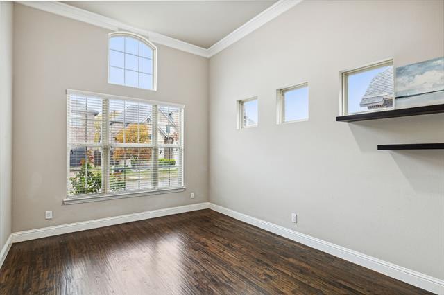 Foto del edificio - 5913 Adair Ln