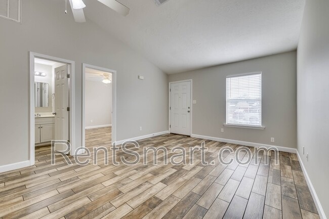 Building Photo - 219 Lynbrook Way