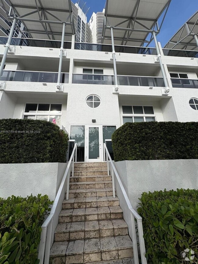 Building Photo - 400 Alton Rd