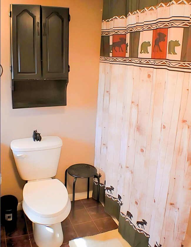 Foto del edificio - 425 Hemlock Ln