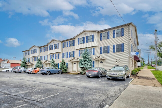 Building Photo - The Penn Quarters-Old Town