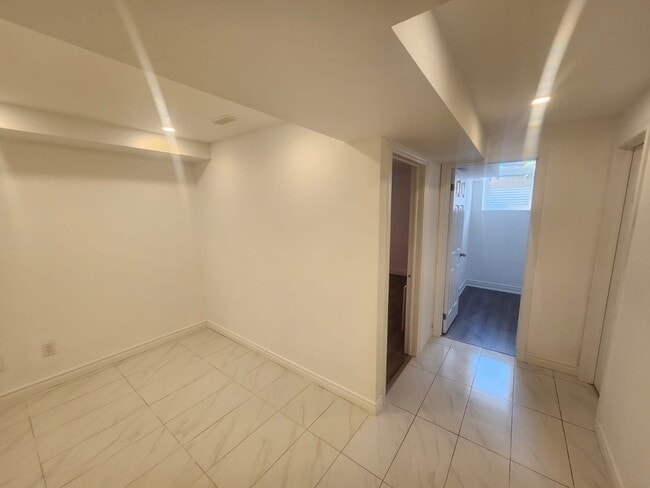 Building Photo - 47 Germain Cir
