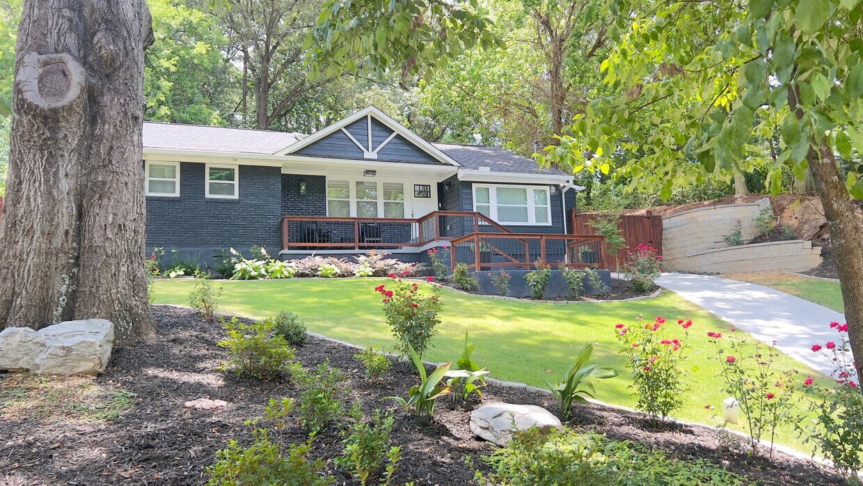 Primary Photo - 1315 Normandy Dr NE