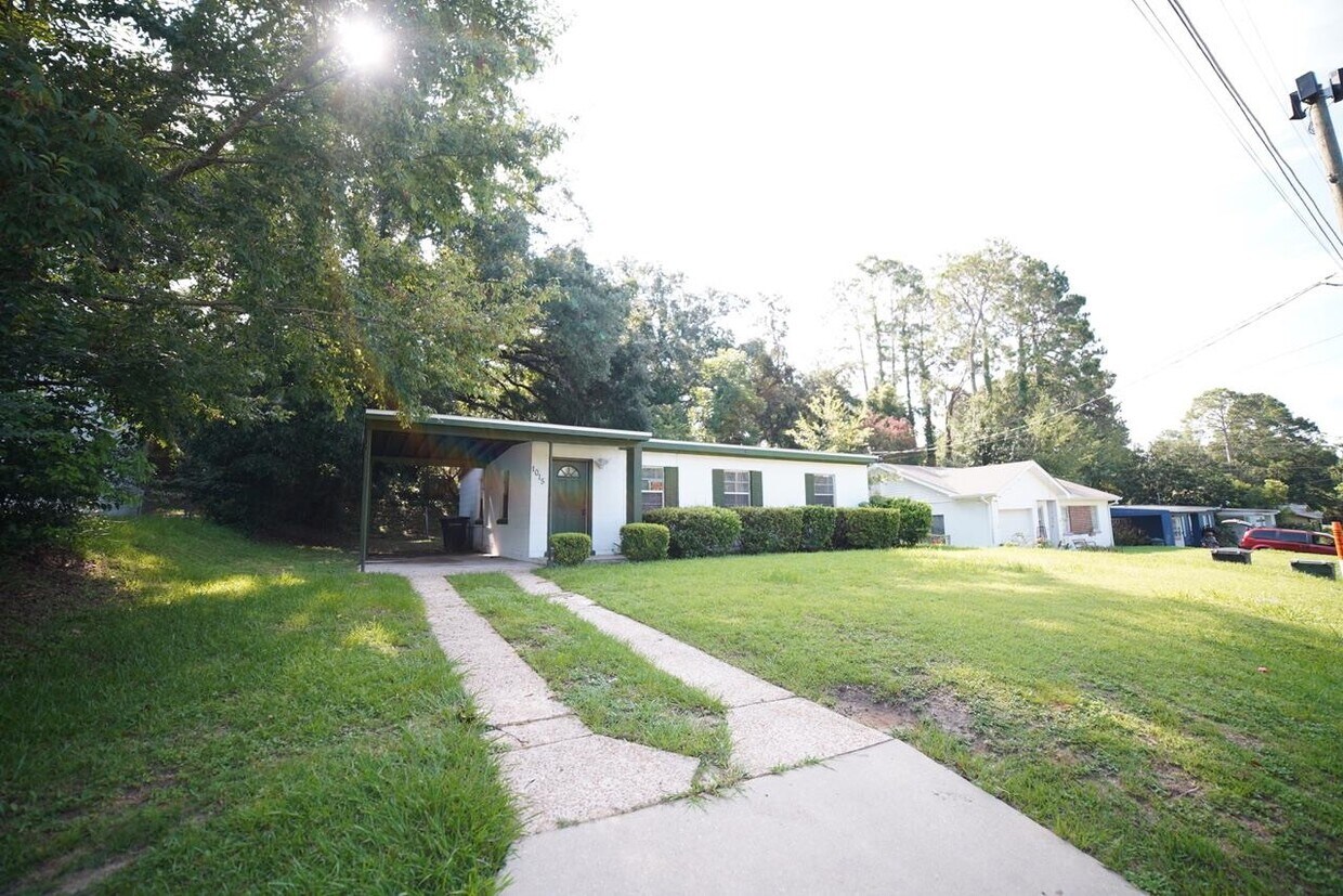 Foto principal - 1015 Joe Louis St