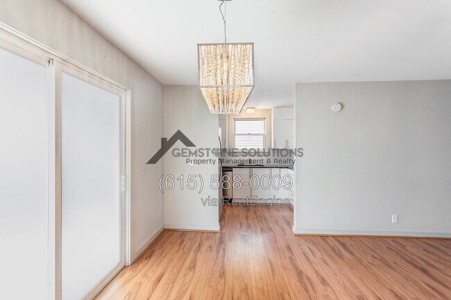Foto del edificio - 613 Hillsboro Rd