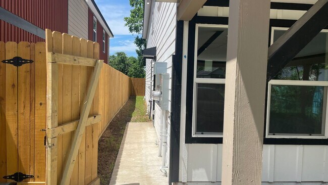 Foto del edificio - 2320 Wavell St