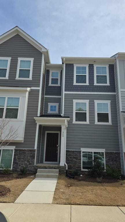 Building Photo - 652 Gimari Dr